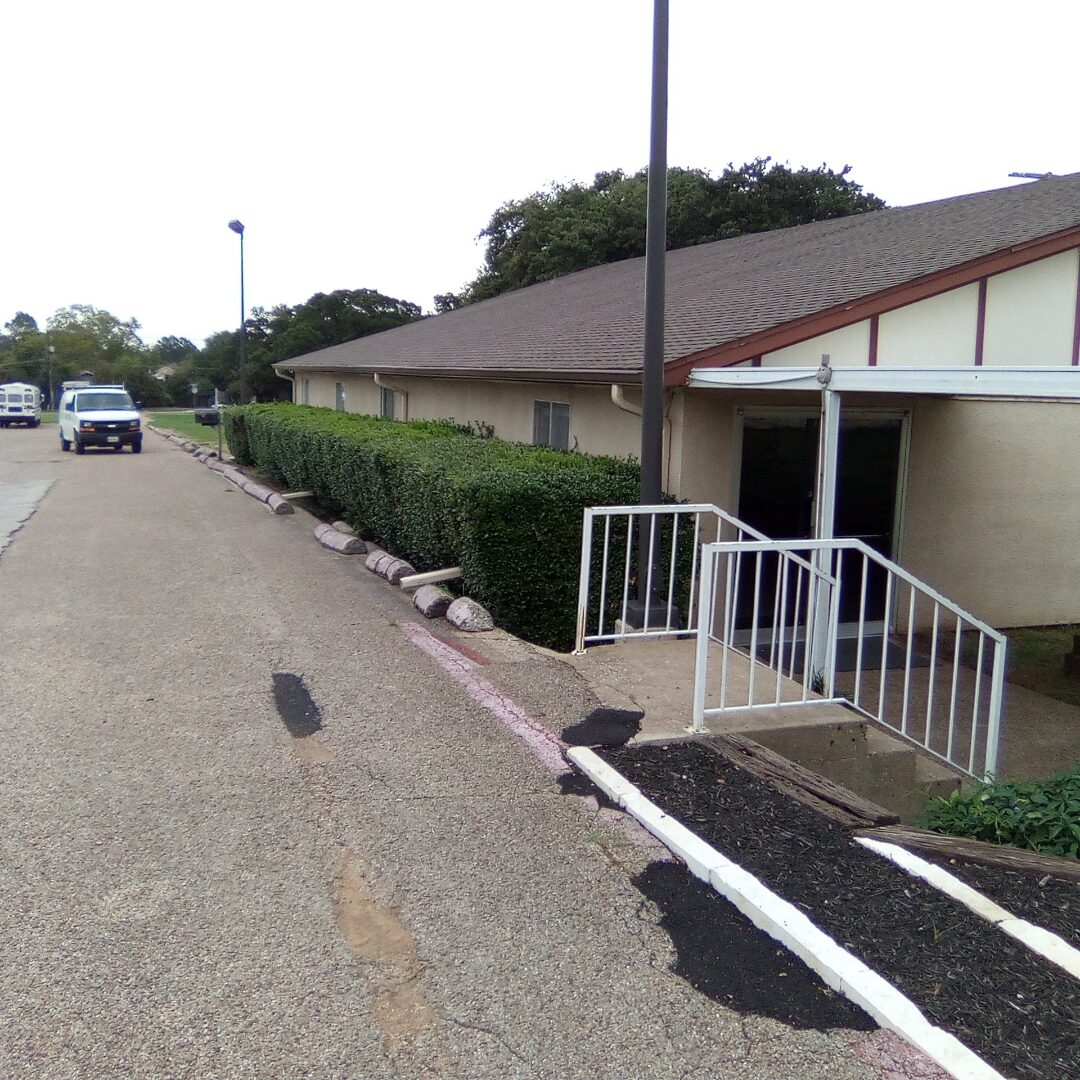 Quiet DFW street where Gilques Painting works